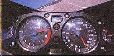 GSX1300 RELOJ 310.jpg (25518 bytes)